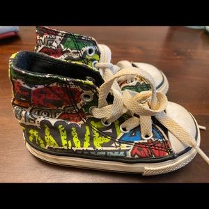 Size 5 Graffitti converse high tops